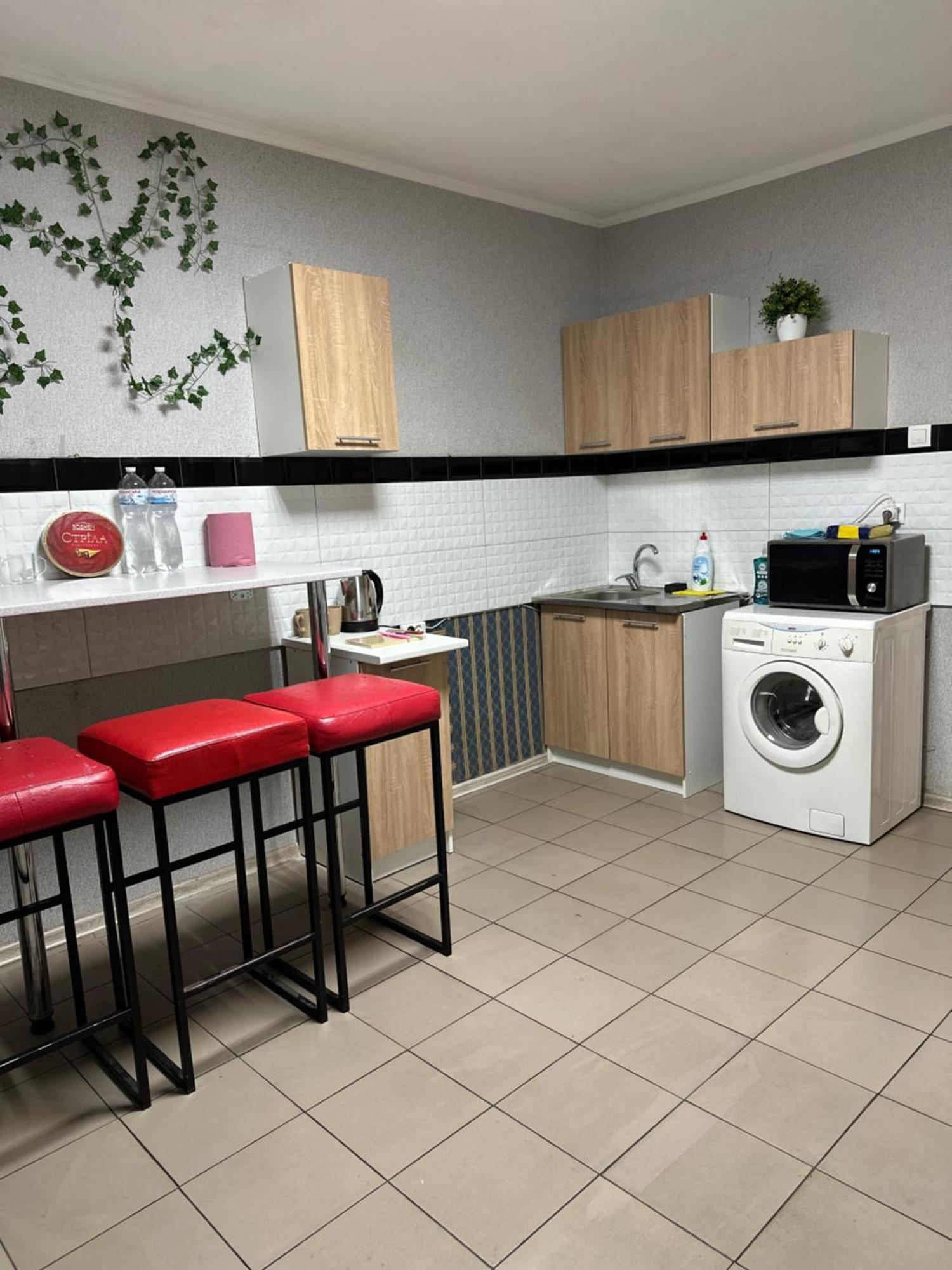 Ararat-Poznyaki Hostel Kiev Esterno foto